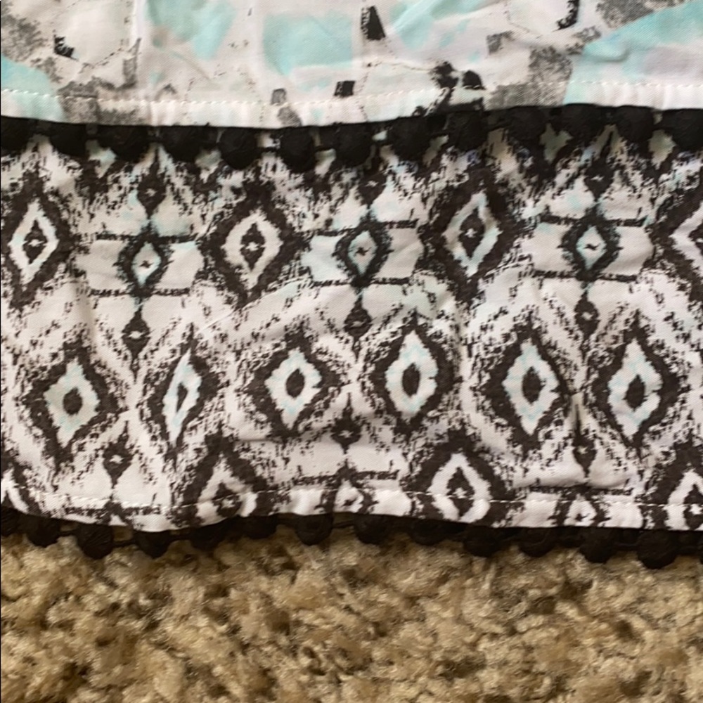NWT Green Dragon Crop Tank - Picture 3 of 5